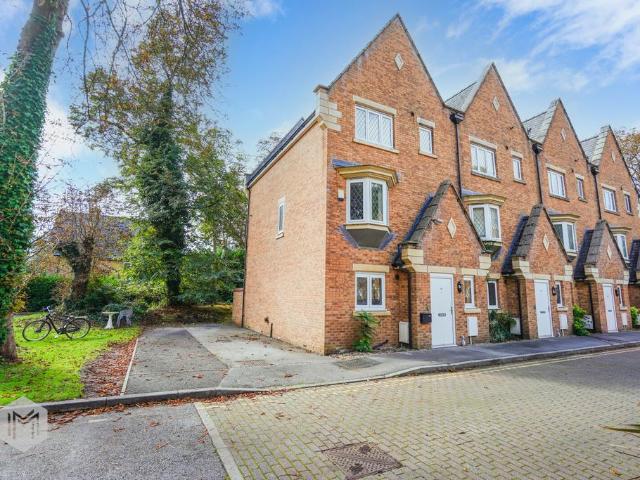 4 bedroom end of terrace house for sale