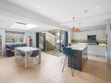 Southfields, SW18, Battersea Reach, London, Greater London