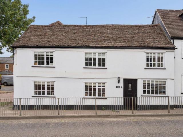 4 bedroom end of terrace house for sale