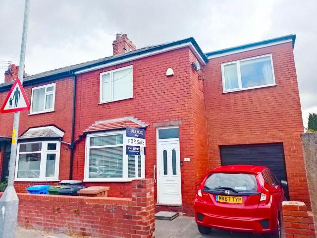 4 bedroom end of terrace house for sale