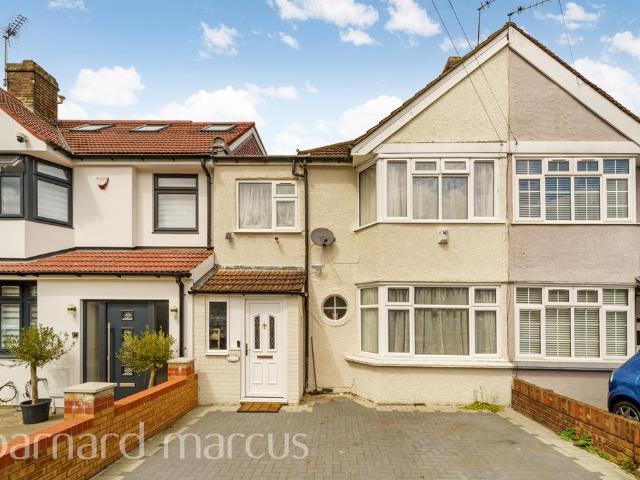 4 bedroom end of terrace house for sale