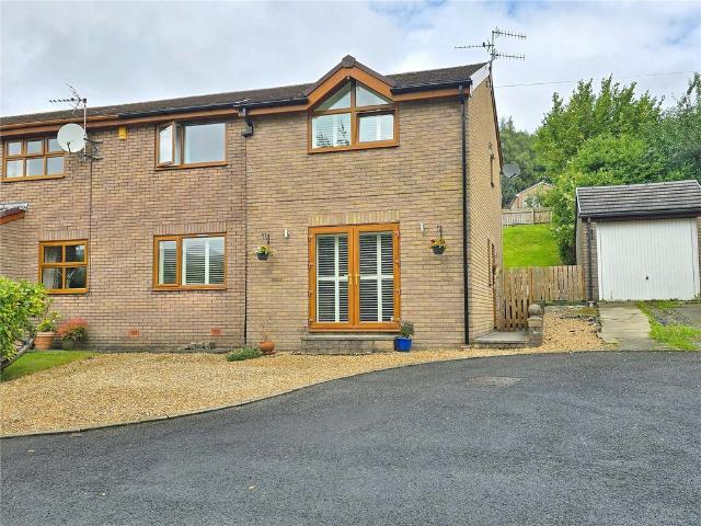 4 bedroom end of terrace house for sale