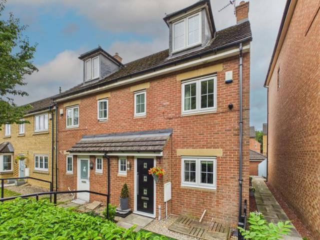 4 bedroom end of terrace house for sale