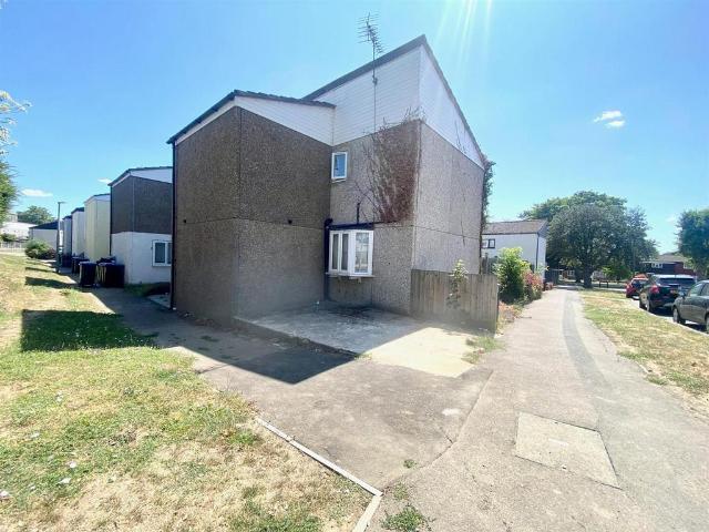 4 bedroom end of terrace house for sale