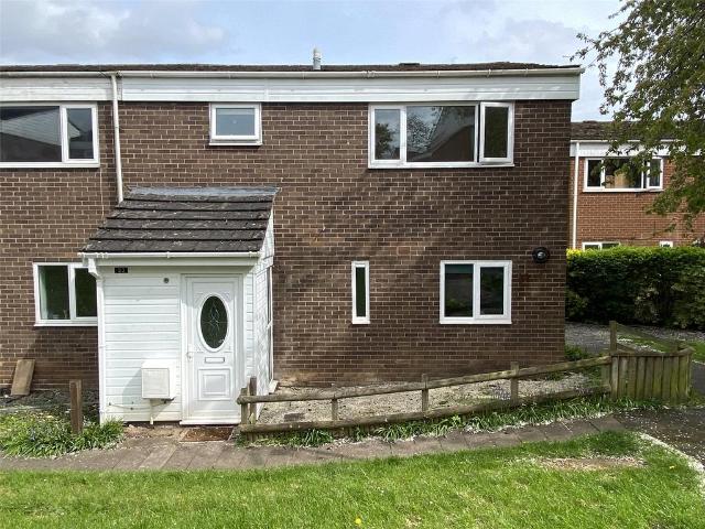 4 bedroom end of terrace house for sale