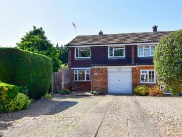 4 bedroom end of terrace house for sale