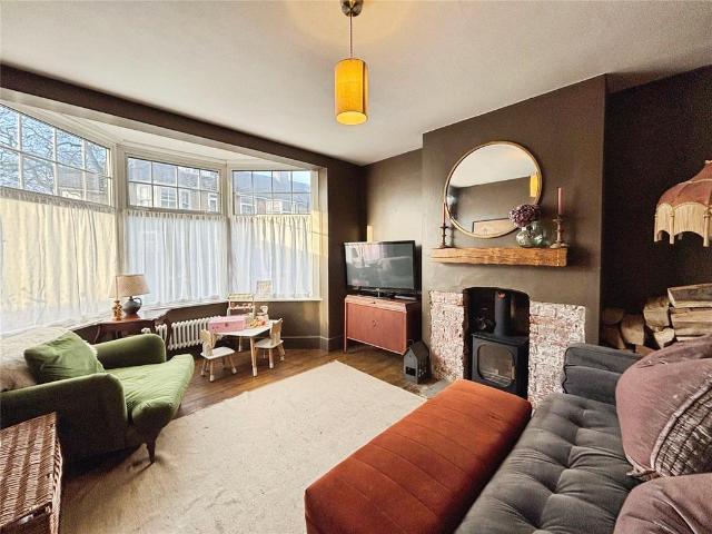 4 bedroom end of terrace house for sale