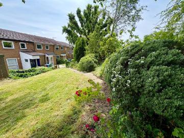 4 bedroom end of terrace house for sale