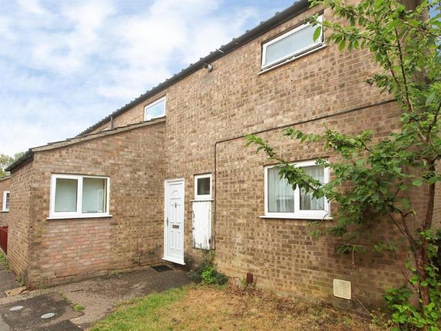 4 bedroom end of terrace house for sale