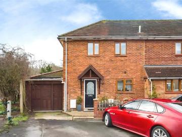 4 bedroom end of terrace house for sale