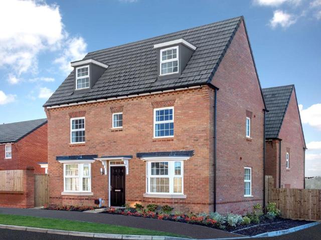 4 bedroom end of terrace house for sale