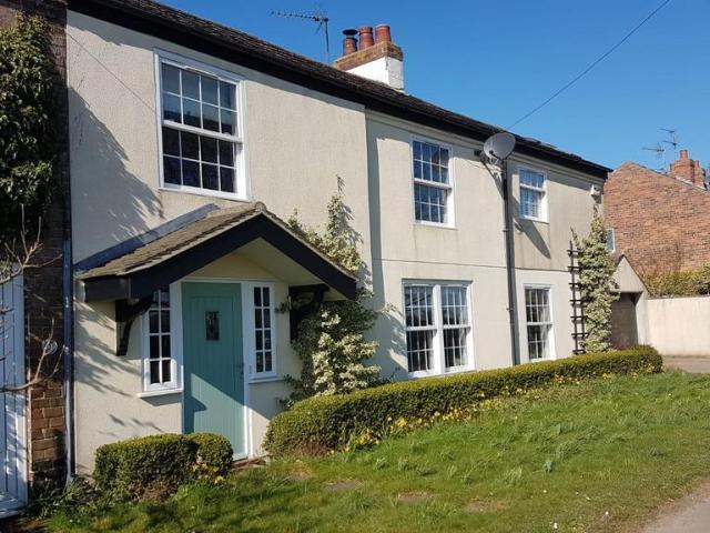 4 bedroom end of terrace house for sale