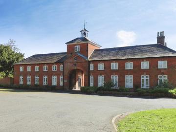 4 bedroom end of terrace house for sale