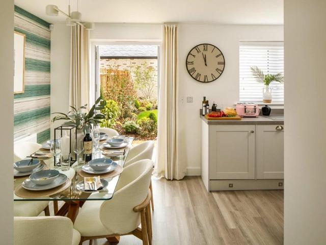 4 bedroom end of terrace house for sale
