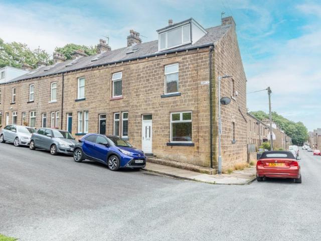 4 bedroom end of terrace house for sale