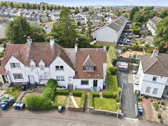 4 bedroom end of terrace house for sale