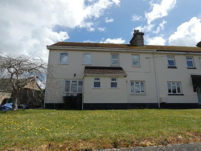 4 bedroom end of terrace house for sale