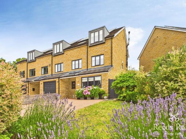 4 bedroom end of terrace house for sale
