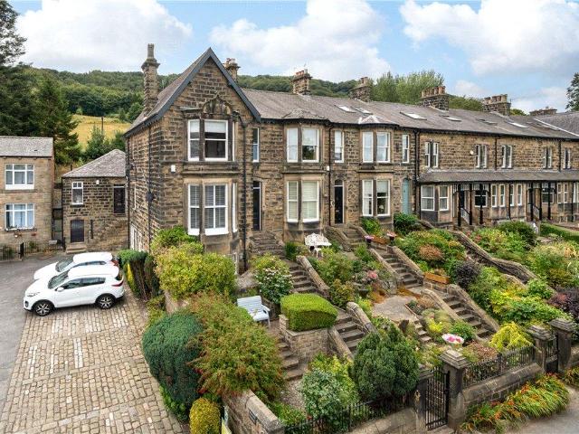 4 bedroom end of terrace house for sale