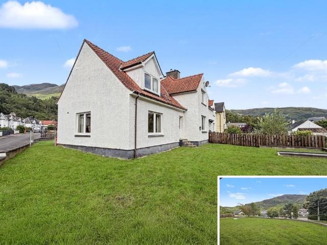 4 bedroom end of terrace house for sale