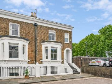 4 bedroom end of terrace house for sale