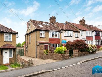 4 bedroom end of terrace house for sale