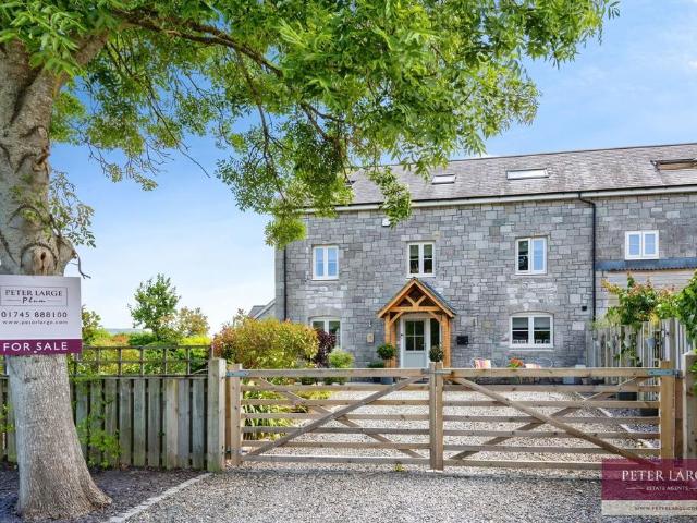 4 bedroom end of terrace house for sale