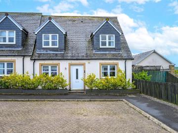 4 bedroom end of terrace house for sale