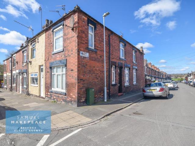 4 bedroom end of terrace house for sale