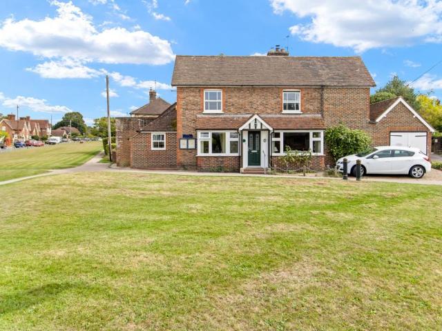 4 bedroom end of terrace house for sale