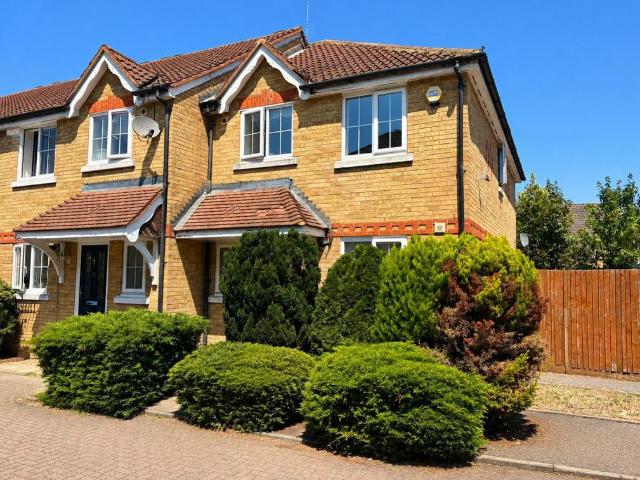 4 bedroom end of terrace house for sale