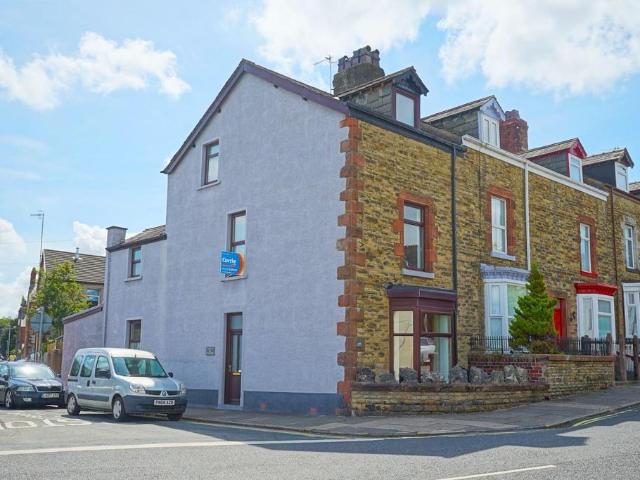 4 bedroom end of terrace house for sale