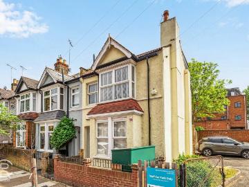 4 bedroom end of terrace house for sale