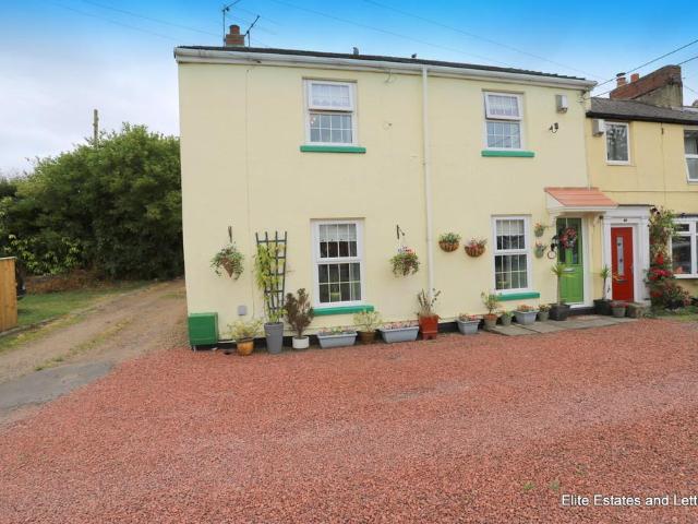 4 bedroom end of terrace house for sale