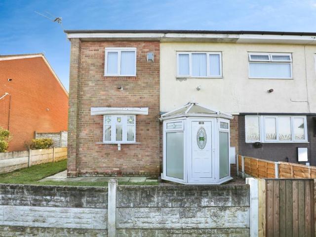 4 bedroom end of terrace house for sale