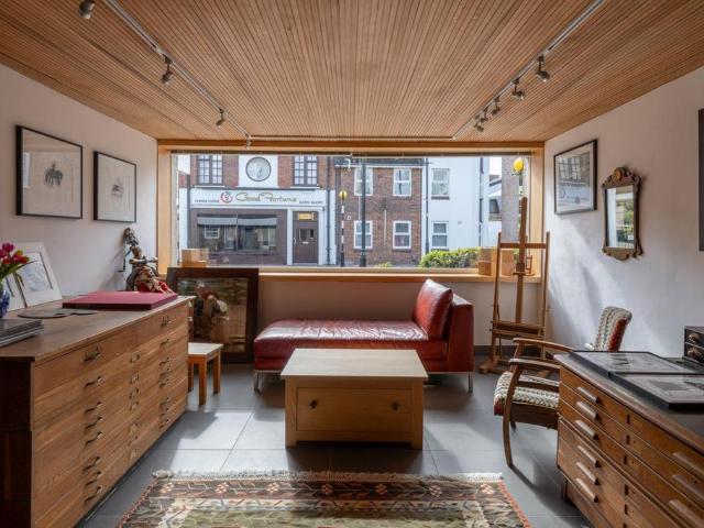 4 bedroom end of terrace house for sale