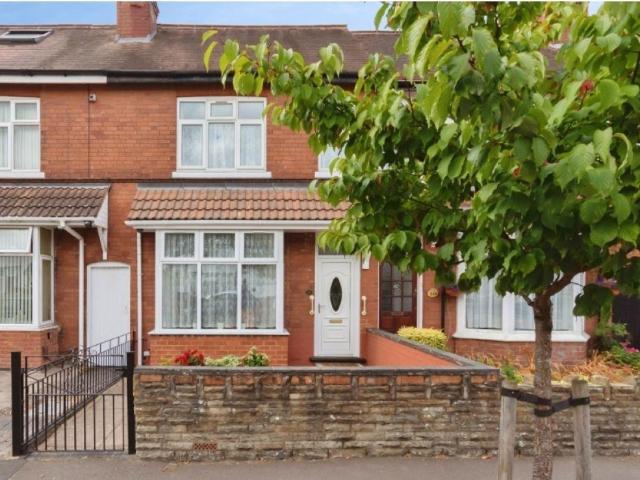 4 bedroom end of terrace house for sale