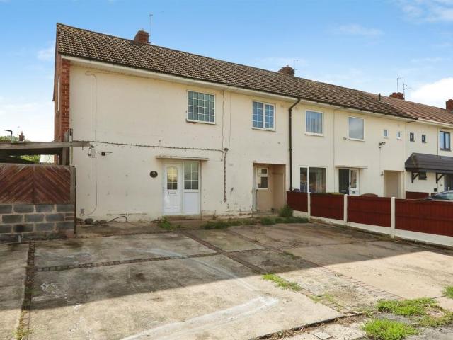 4 bedroom end of terrace house for sale