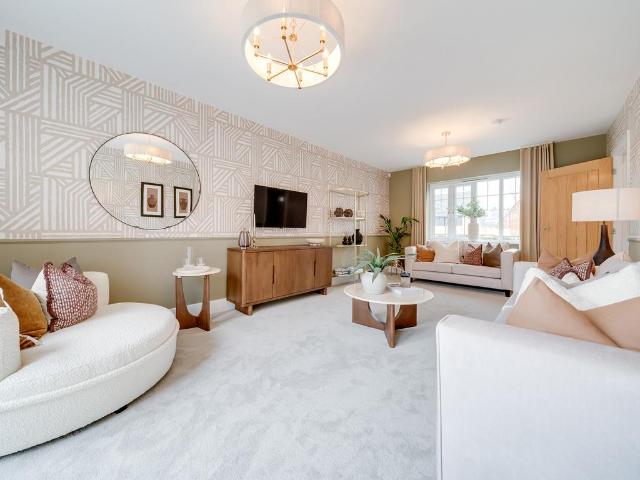 4 bedroom end of terrace house for sale