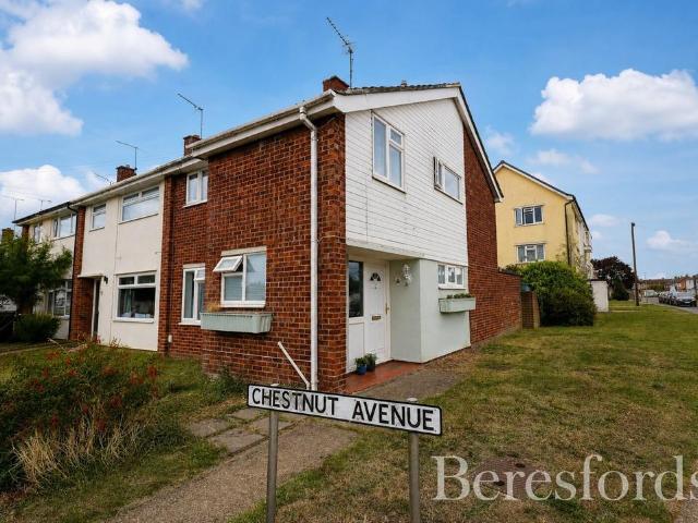 4 bedroom end of terrace house for sale