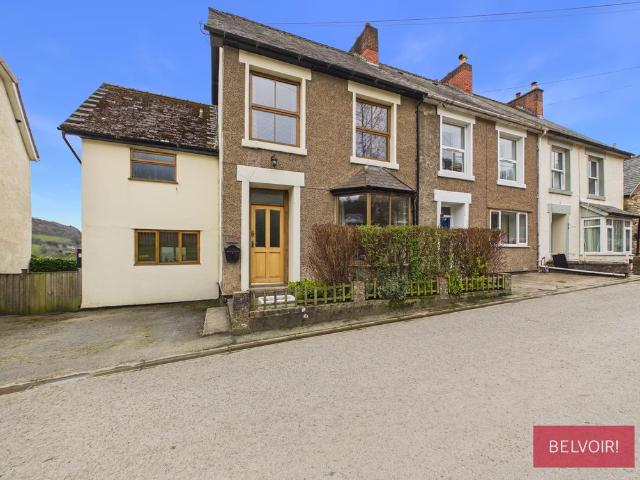 4 bedroom end of terrace house for sale