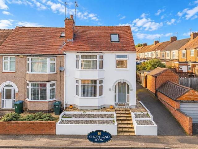 4 bedroom end of terrace house for sale