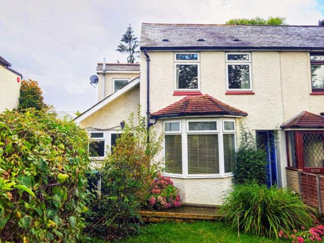 4 bedroom end of terrace house for sale