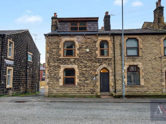 4 bedroom end of terrace house for sale
