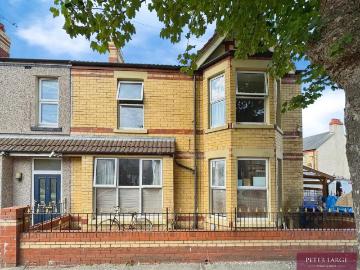 4 bedroom end of terrace house for sale