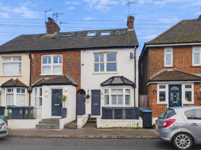 4 bedroom end of terrace house for sale