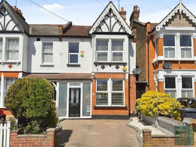 4 bedroom end of terrace house for sale
