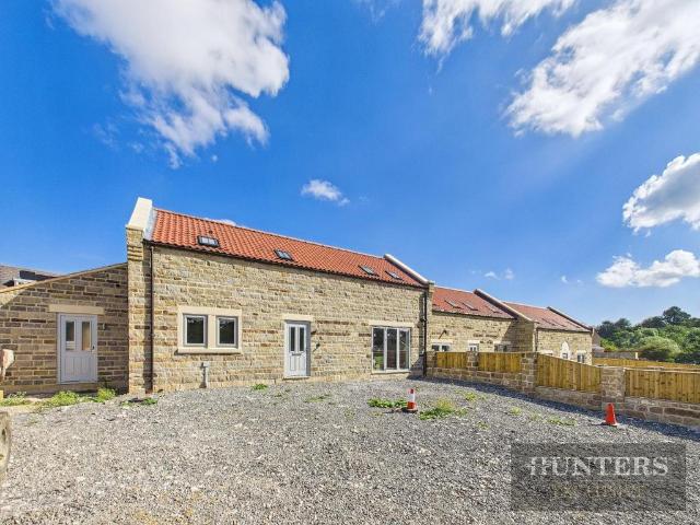 4 bedroom end of terrace house for sale