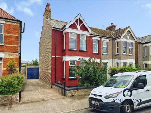 4 bedroom end of terrace house for sale