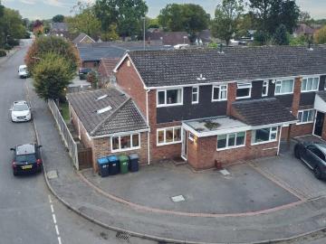 4 bedroom end of terrace house for sale